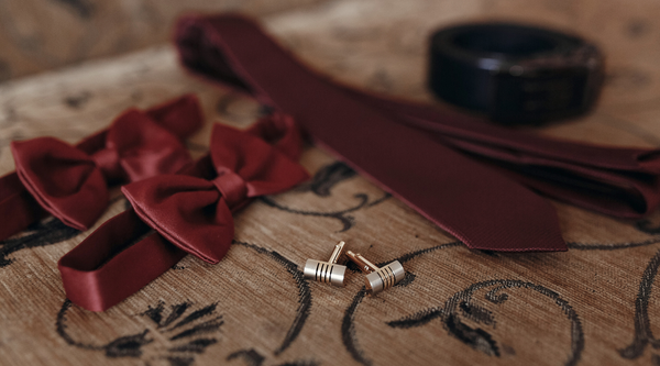should cufflinks match tie